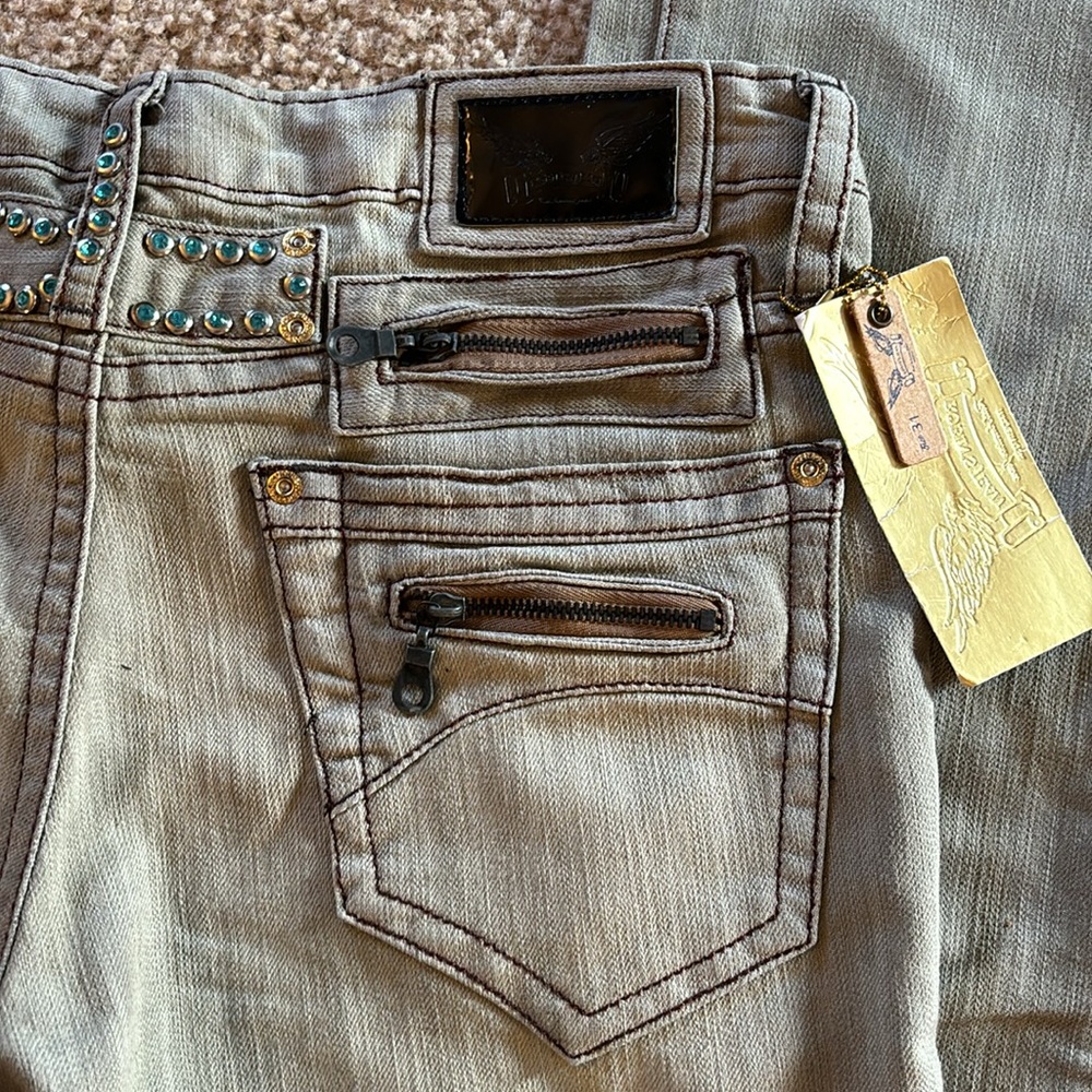 Robins light grey straight leg rhinestone jean - Picture 6 of 7